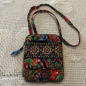 Vera Bradley Venetian Paisley Triple Zip
Hipster Crossbody Bag Purse